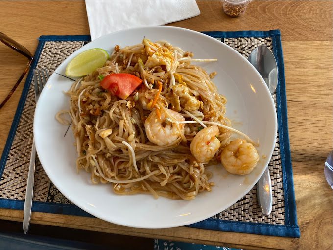 Thai Wai Wai Thai Wai Wai
